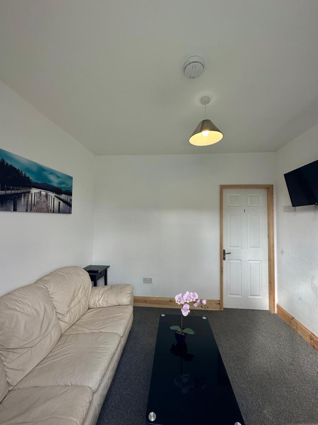 Browning House 3 Bedroom 6 Beds Long Or Short Stay ダービー エクステリア 写真