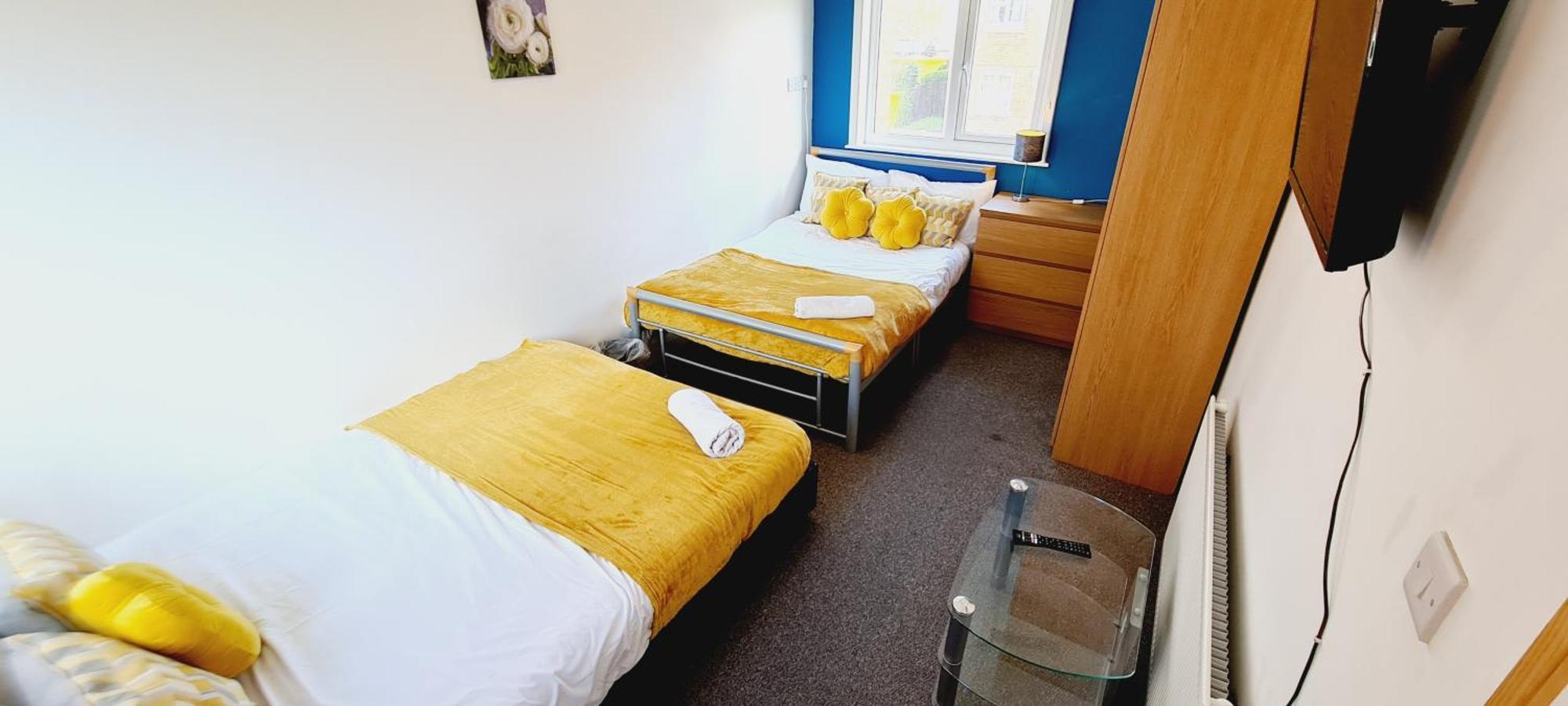Browning House 3 Bedroom 6 Beds Long Or Short Stay ダービー エクステリア 写真