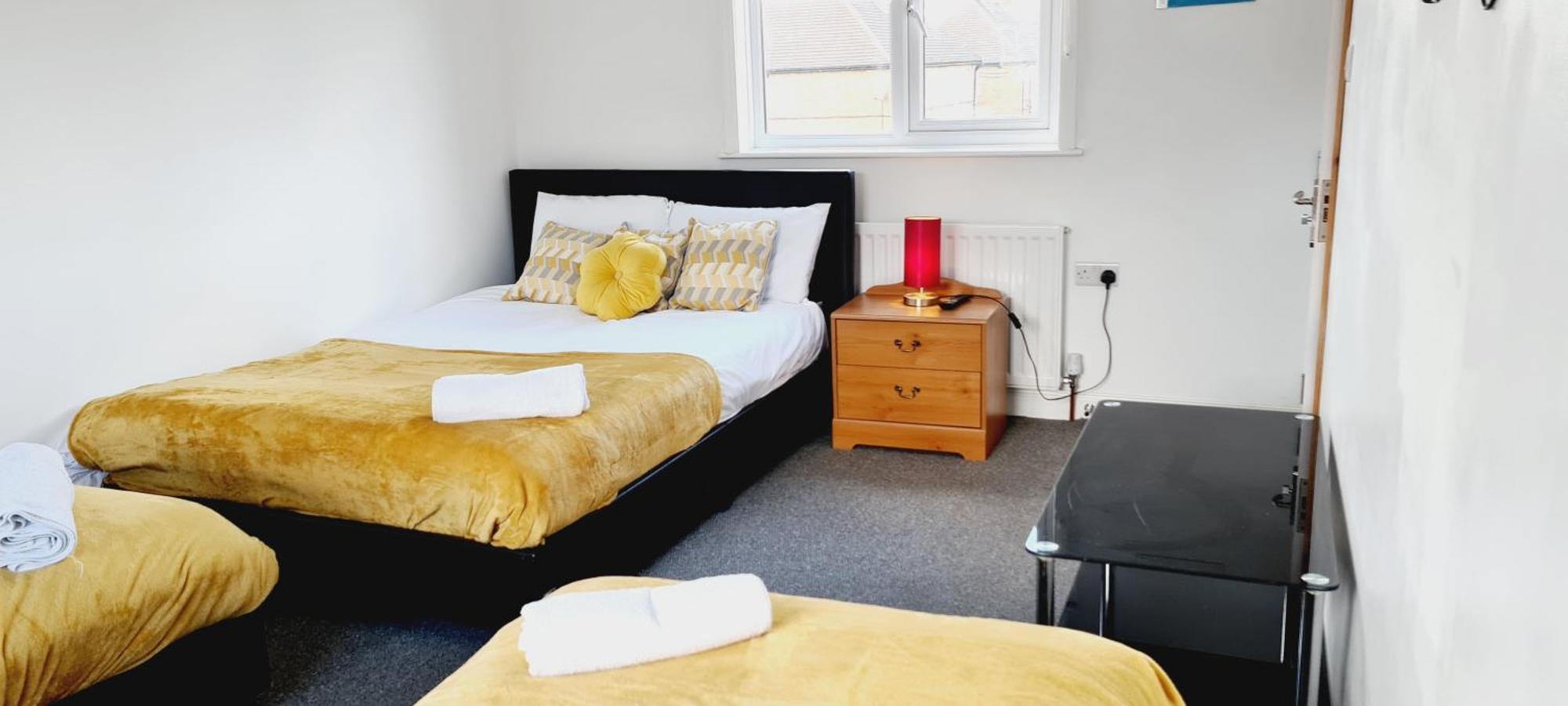 Browning House 3 Bedroom 6 Beds Long Or Short Stay ダービー エクステリア 写真